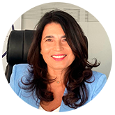 Sra. Natalia Vázquez Viñuela.